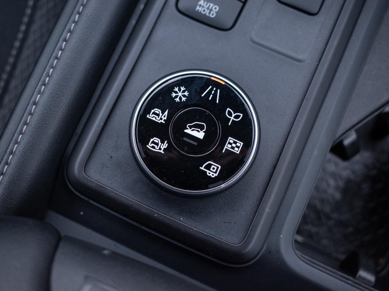 2024 Nissan Pathfinder S - Multi-Zone A/C Keyless Start Photo