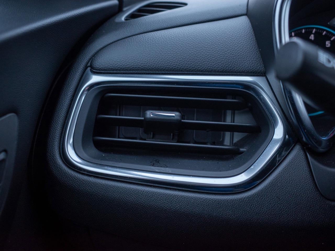 2024 Chevrolet Equinox LT - WiFi Hotspot Heated Seats Photo