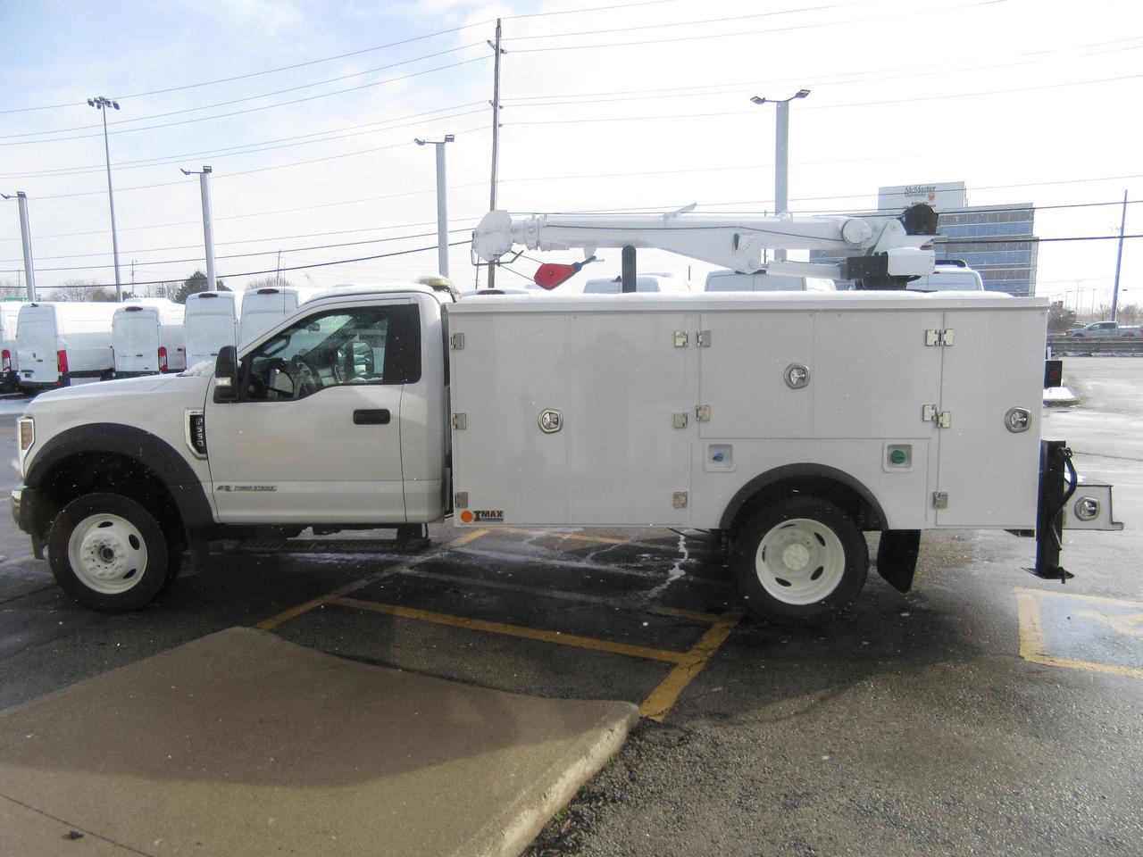 2019 Ford F-550 4X4 DIESEL SERVICE BODY WITH STELLAR CRANE Photo