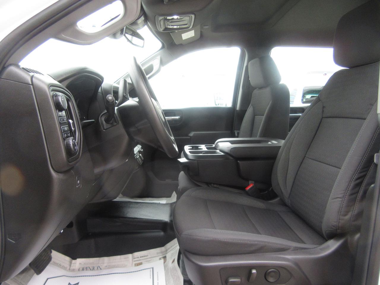 2024 Chevrolet Chevrolet1500 1500 SILVERADO CREW CAB 4X4 /  6.6 FT  BOX Photo