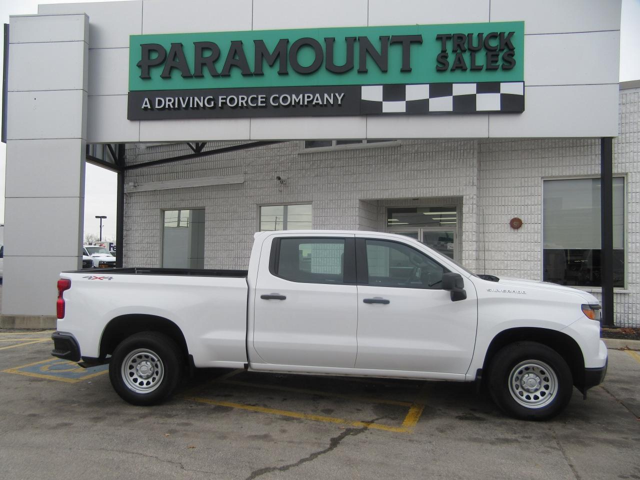 2024 Chevrolet Chevrolet1500 1500 SILVERADO CREW CAB 4X4 /  6.6 FT  BOX Photo