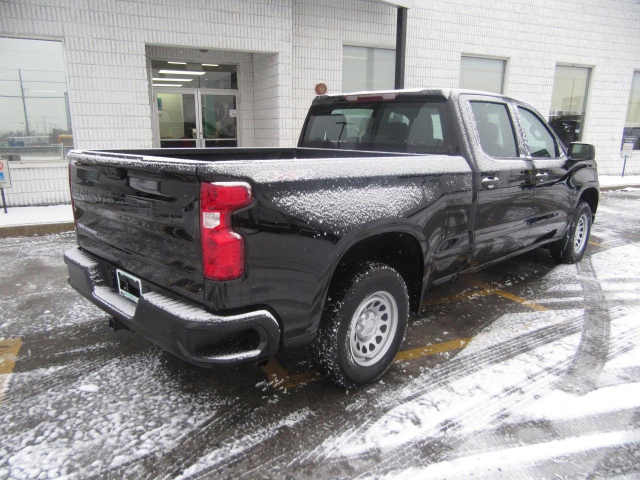 2024 Chevrolet Chevrolet1500 SILVERADO CREW CAB 4X4 /  6.6 FT  BOX Photo
