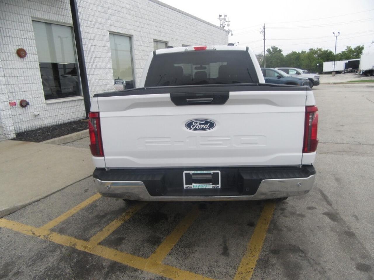 2024 Ford F-150 CREW CAB 4X4 5.5FT BOX XLT PACKAGE Photo