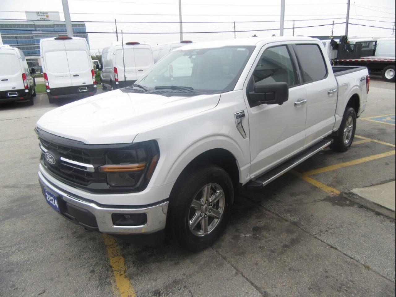 2024 Ford F-150 CREW CAB 4X4 5.5FT BOX XLT PACKAGE Photo