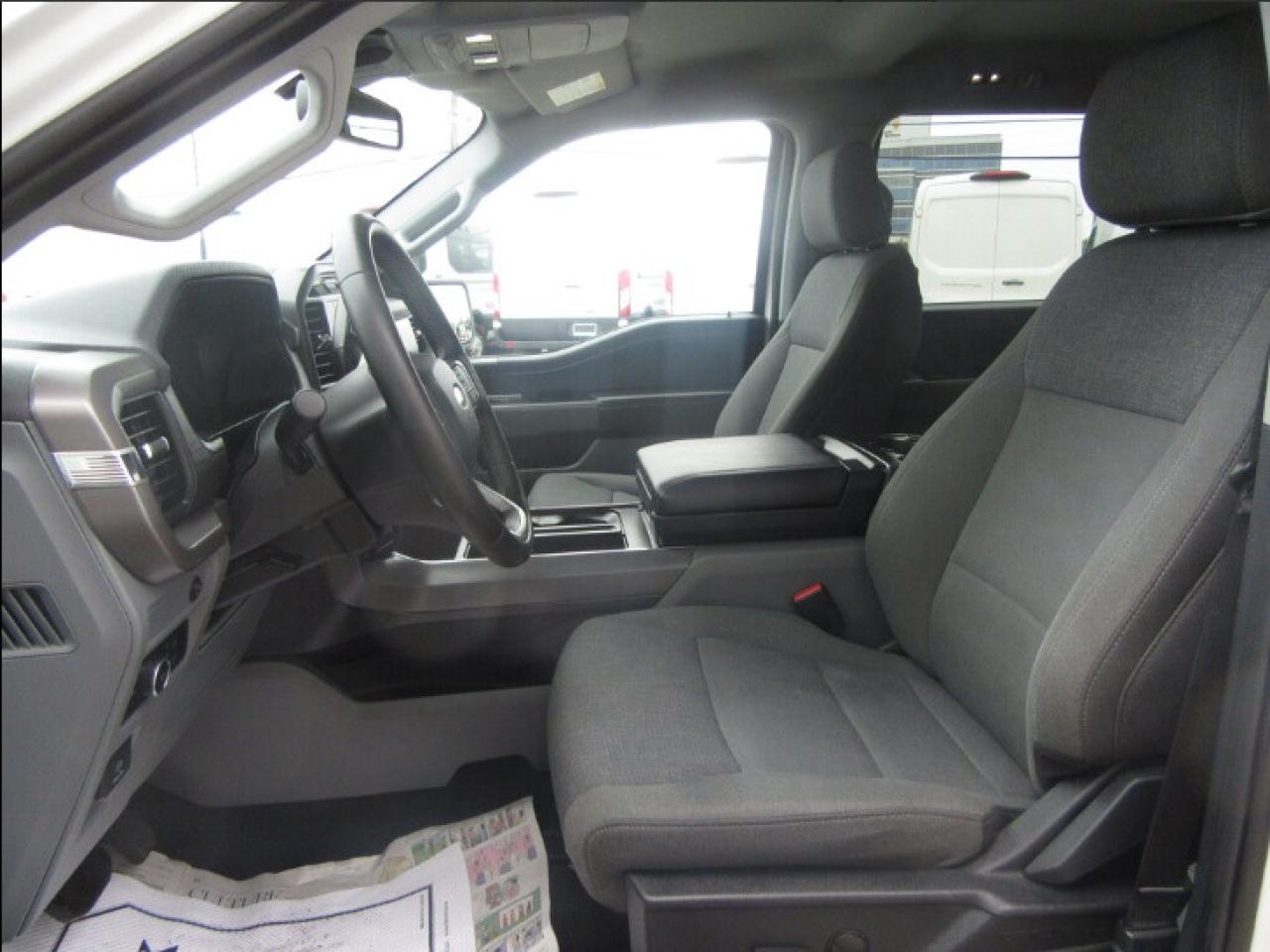 2024 Ford F-150 CREW CAB 4X4 5.5FT BOX XLT PACKAGE Photo