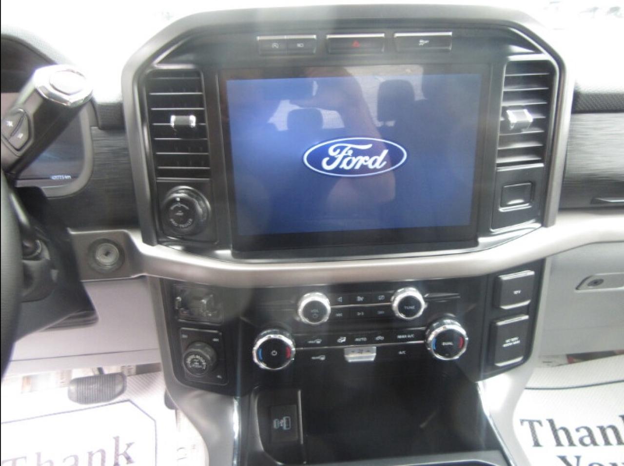 2024 Ford F-150 CREW CAB 4X4 5.5FT BOX XLT PACKAGE Photo