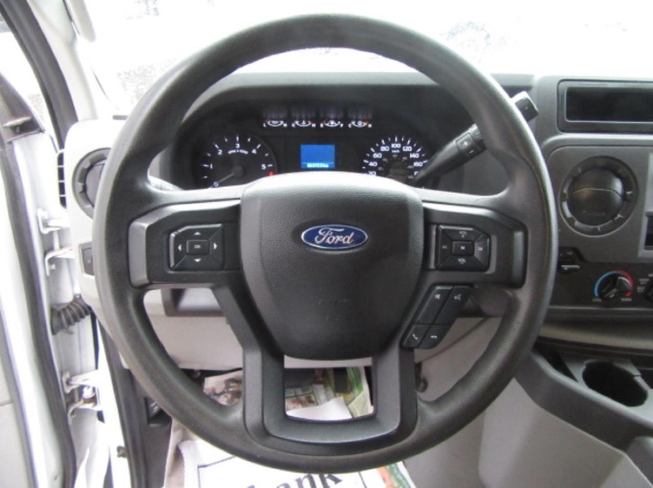 2021 Ford Super Duty E-450 DRW GAS 16 FT CUBE VAN WITH ROLLOUT RAMP Photo