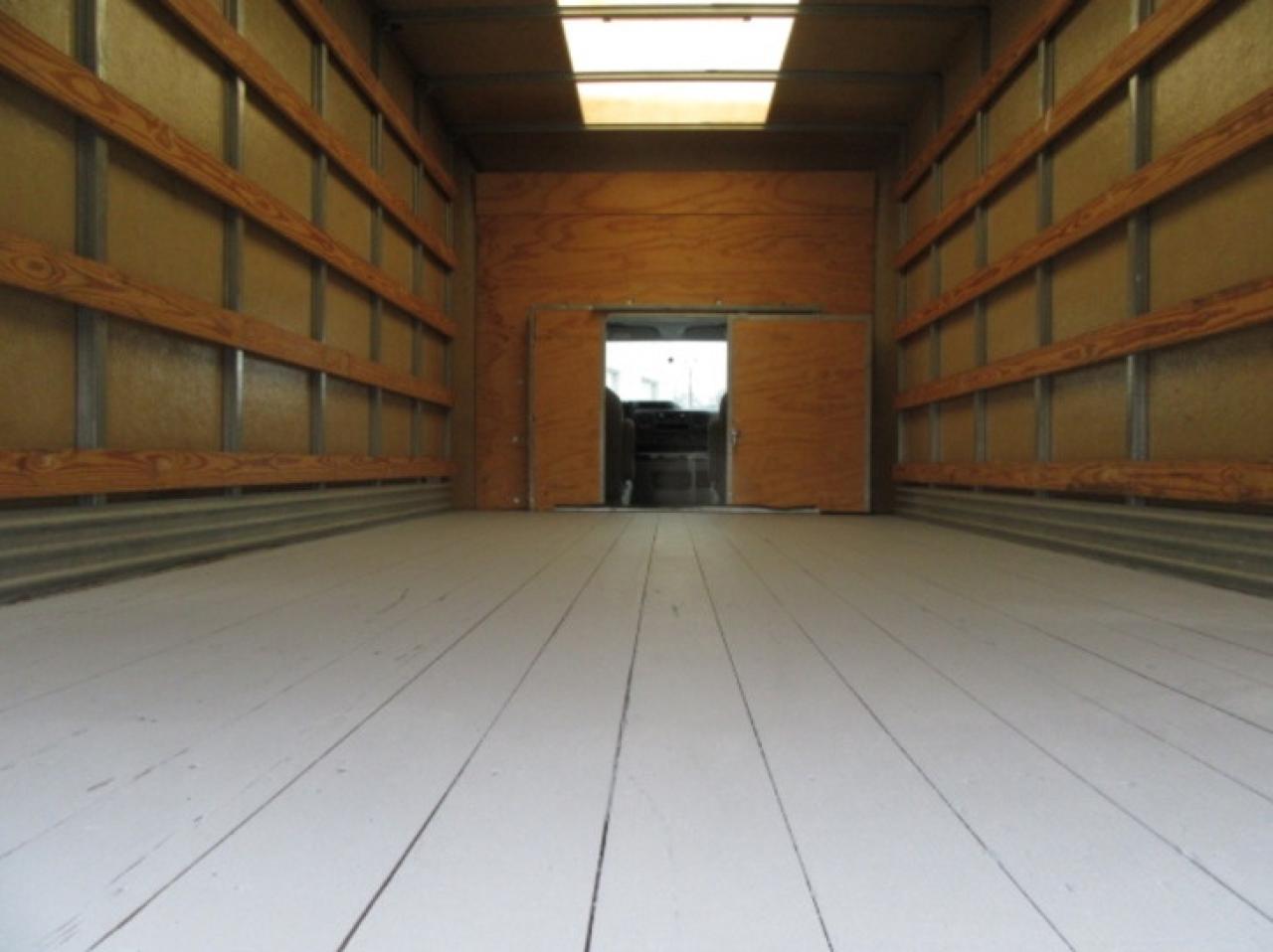 2021 Ford E-450 GAS 16 FT CUBE VAN WITH ROLLOUT RAMP Photo4