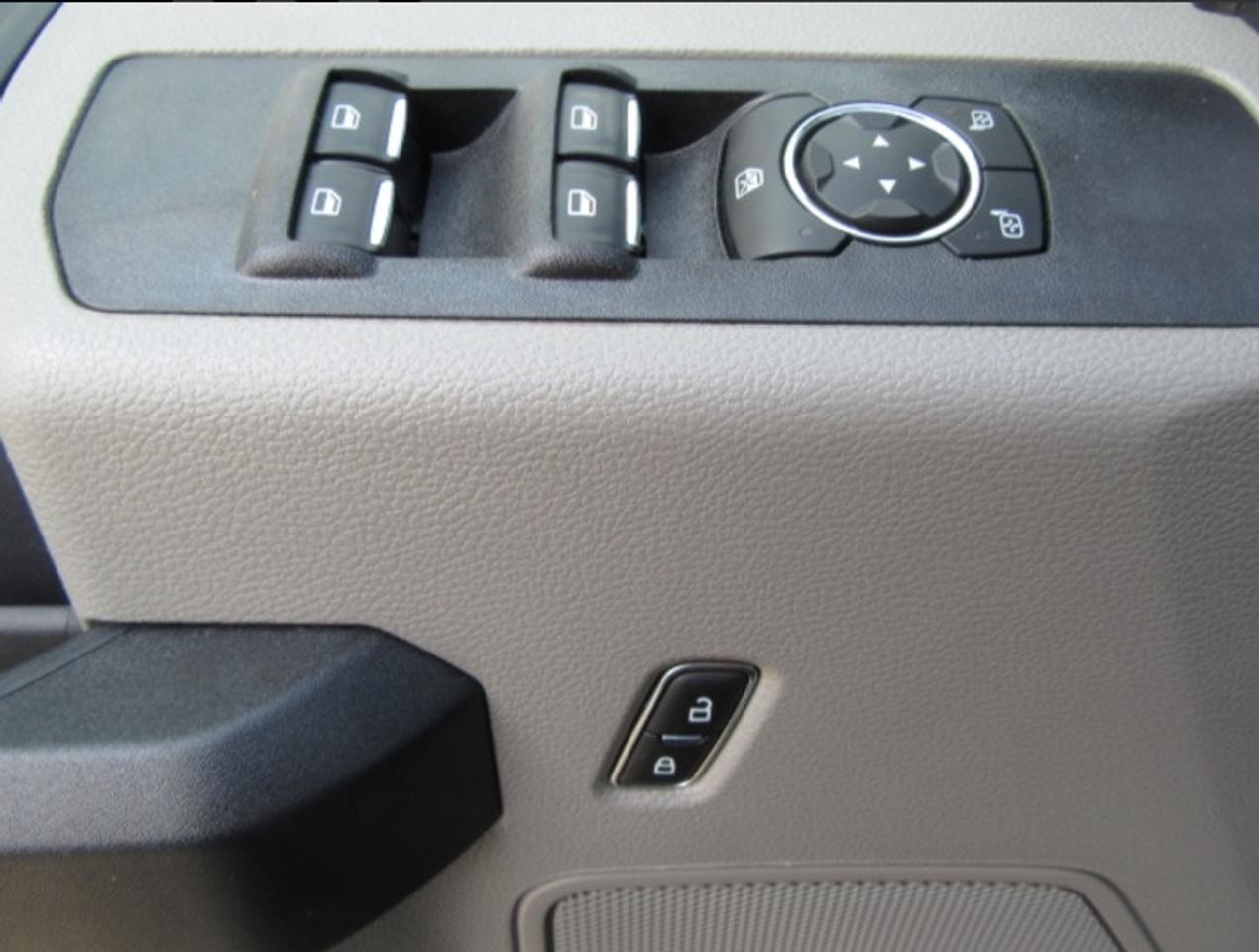 2022 Ford F-250 GAS 4X4 CREW CAB WITH 8 FT LONG BOX Photo