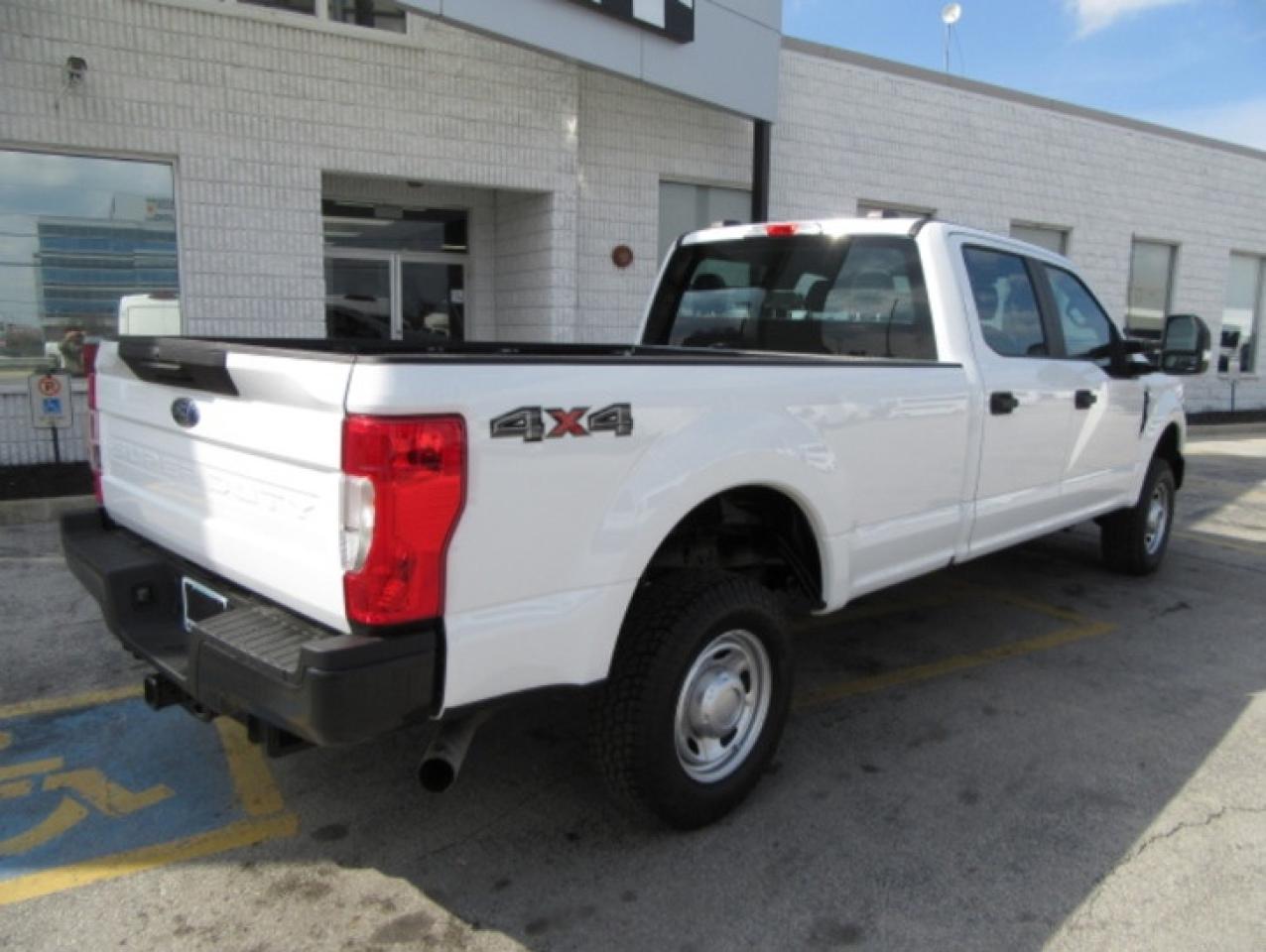 2022 Ford F-250 GAS 4X4 CREW CAB WITH 8 FT LONG BOX Photo2