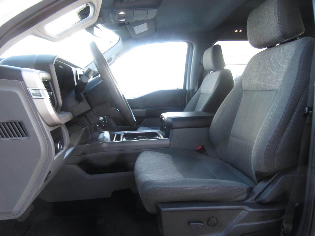 2024 Ford F-250 CREW CAB  XLT PKG  4X4  6.8 FT  BOX Photo