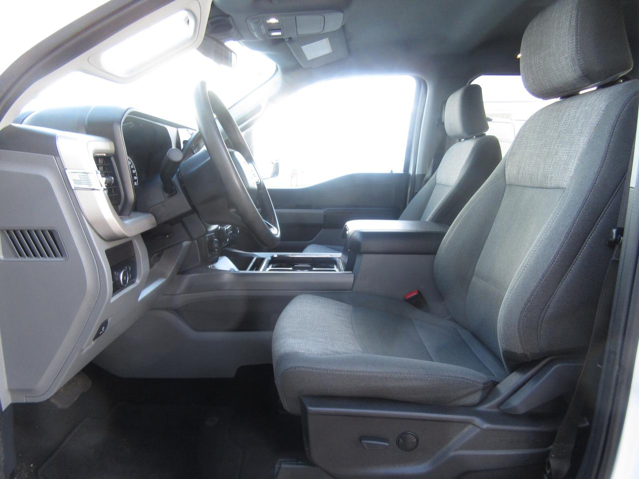 2024 Ford F-250 CREW CAB  XLT PKG  4X4  6.8 FT  BOX Photo