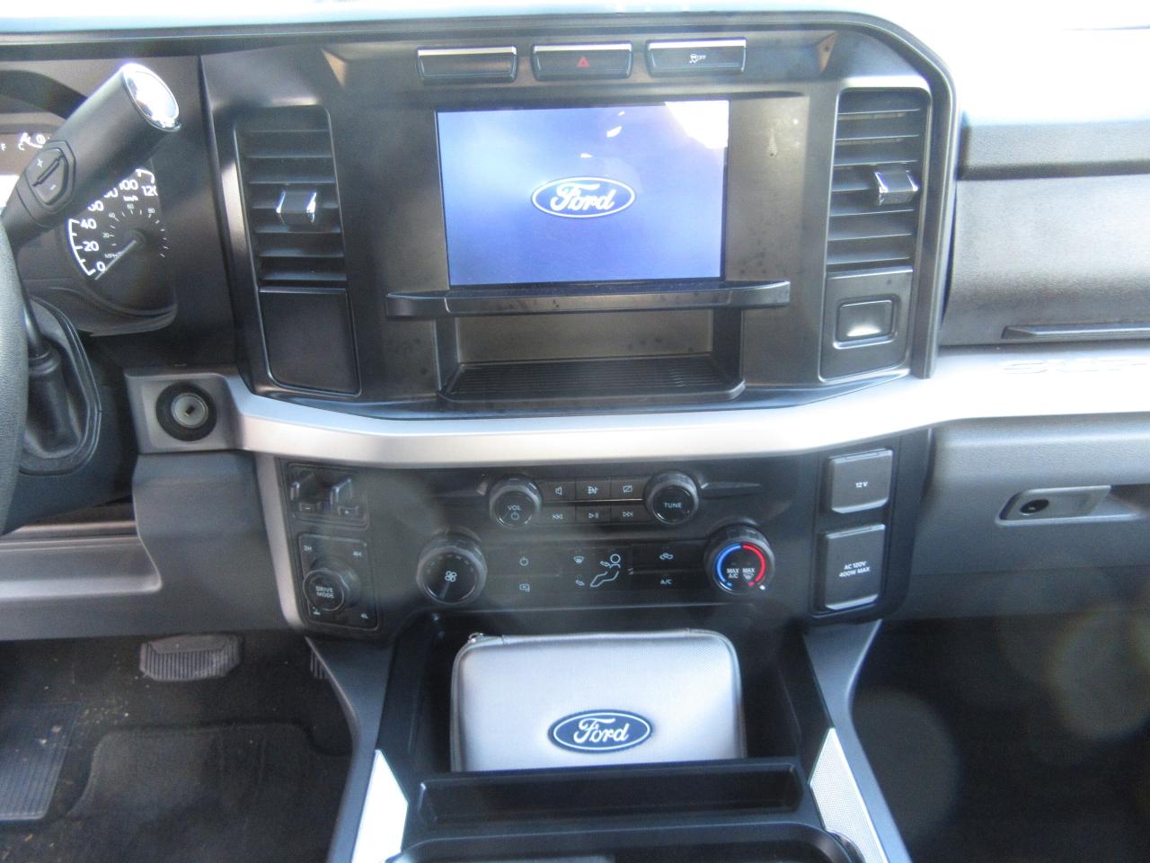 2024 Ford F-250 CREW CAB  XLT PKG  4X4  6.8 FT  BOX Photo