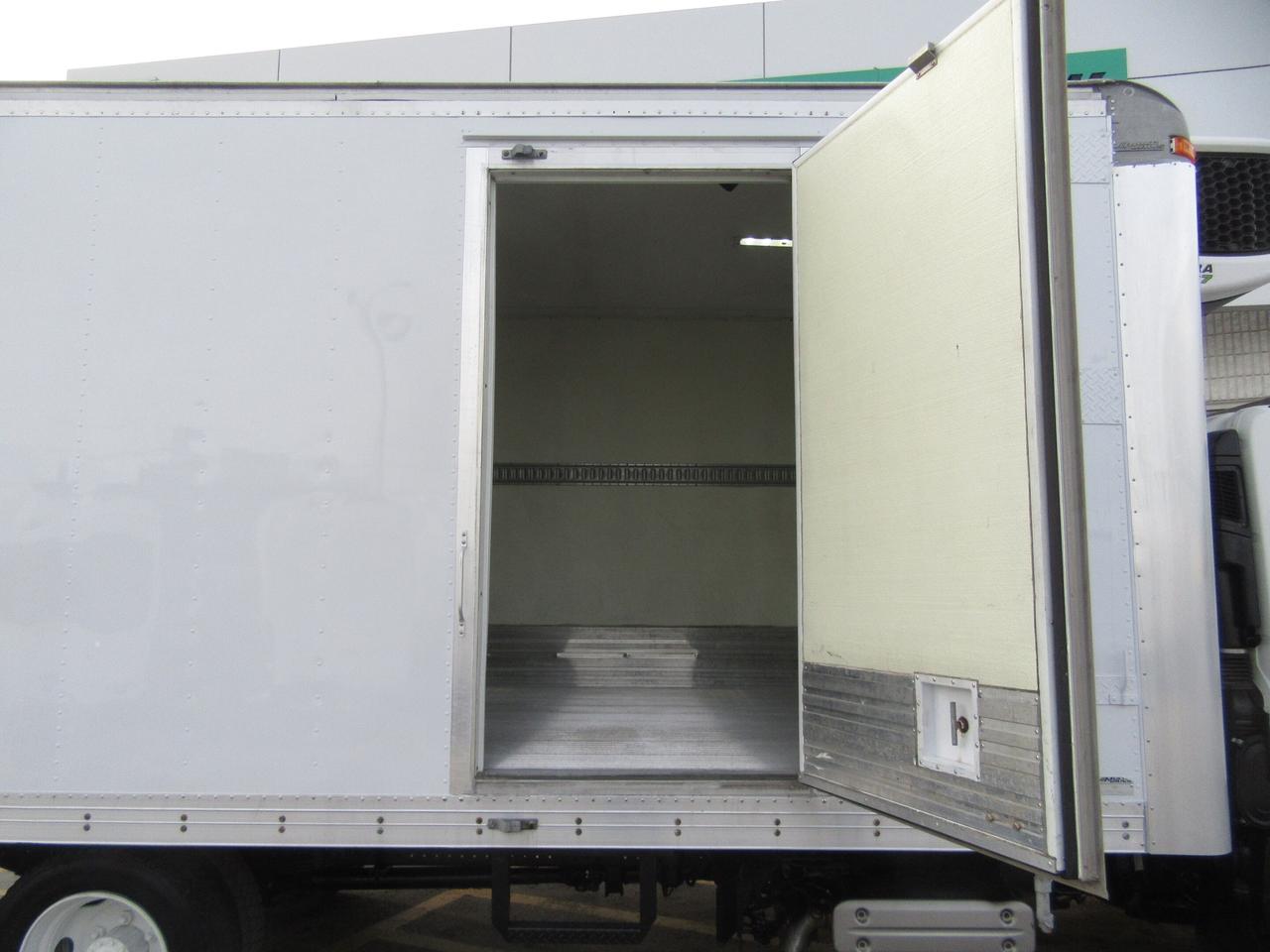 2020 Hino 195 Commercial DIESEL 20FT REEFER BOX & CARRIER S7  REEFER SYSTEM Photo2