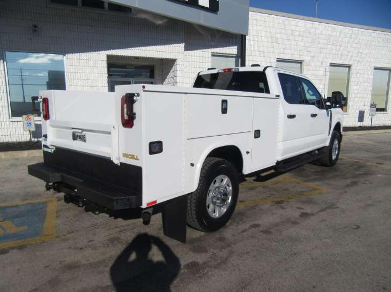 2024 Ford F-250 CREW CAB 4X4 XLT NEW SERVICE UTILITY BODY Photo