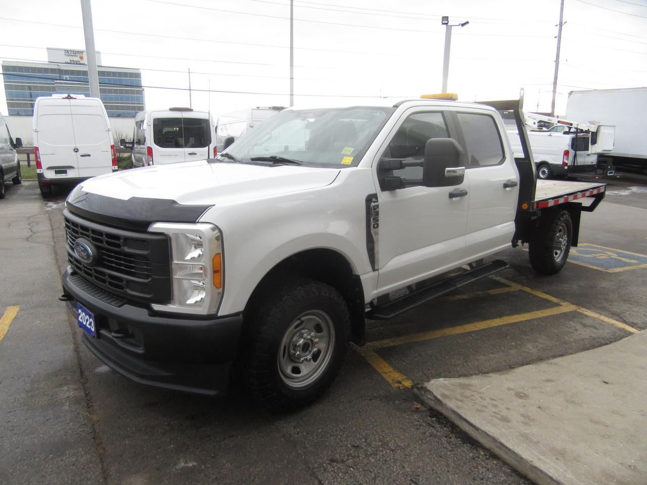2023 Ford F-350 4X4 CREW CAB 9FT FLAT DECK Photo
