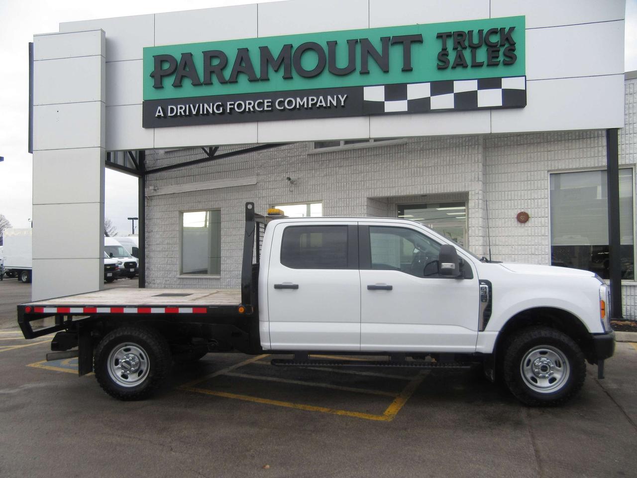 2023 Ford F-350 4X4 CREW CAB 9FT FLAT DECK Photo1
