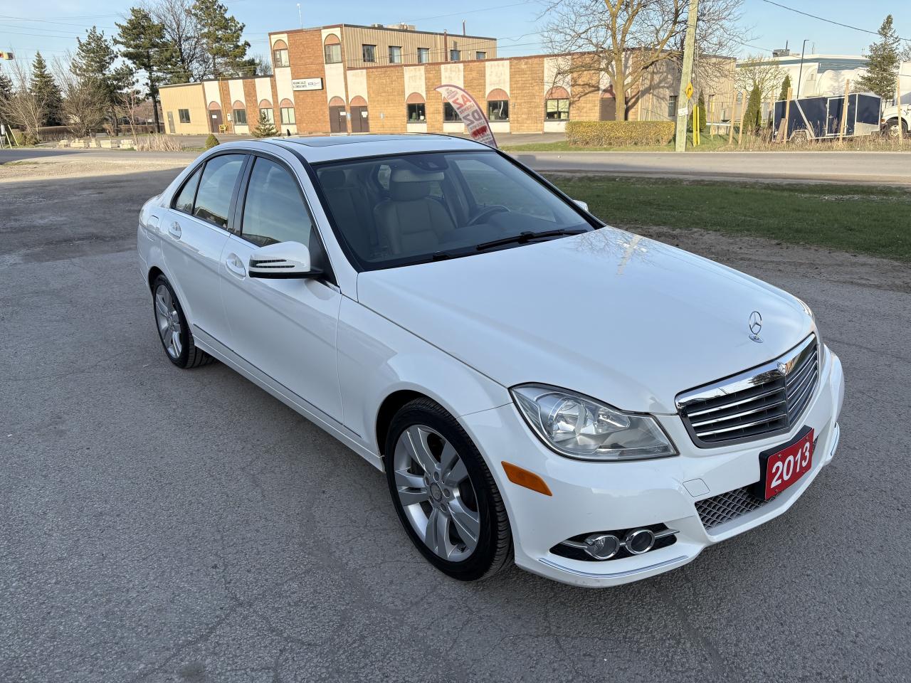 2013 Mercedes-Benz C-Class 4dr Sdn C 300 4MATIC Photo4