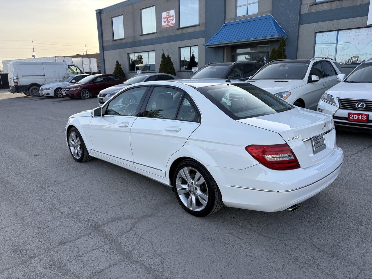 2013 Mercedes-Benz C-Class 4dr Sdn C 300 4MATIC Photo3