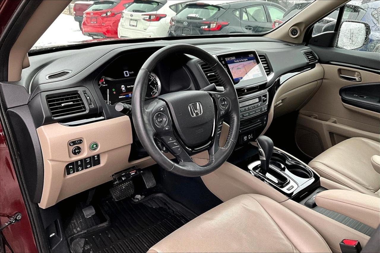 2017 Honda Ridgeline Touring AWD   Fully Loaded   Heated Leather Seats Photo3