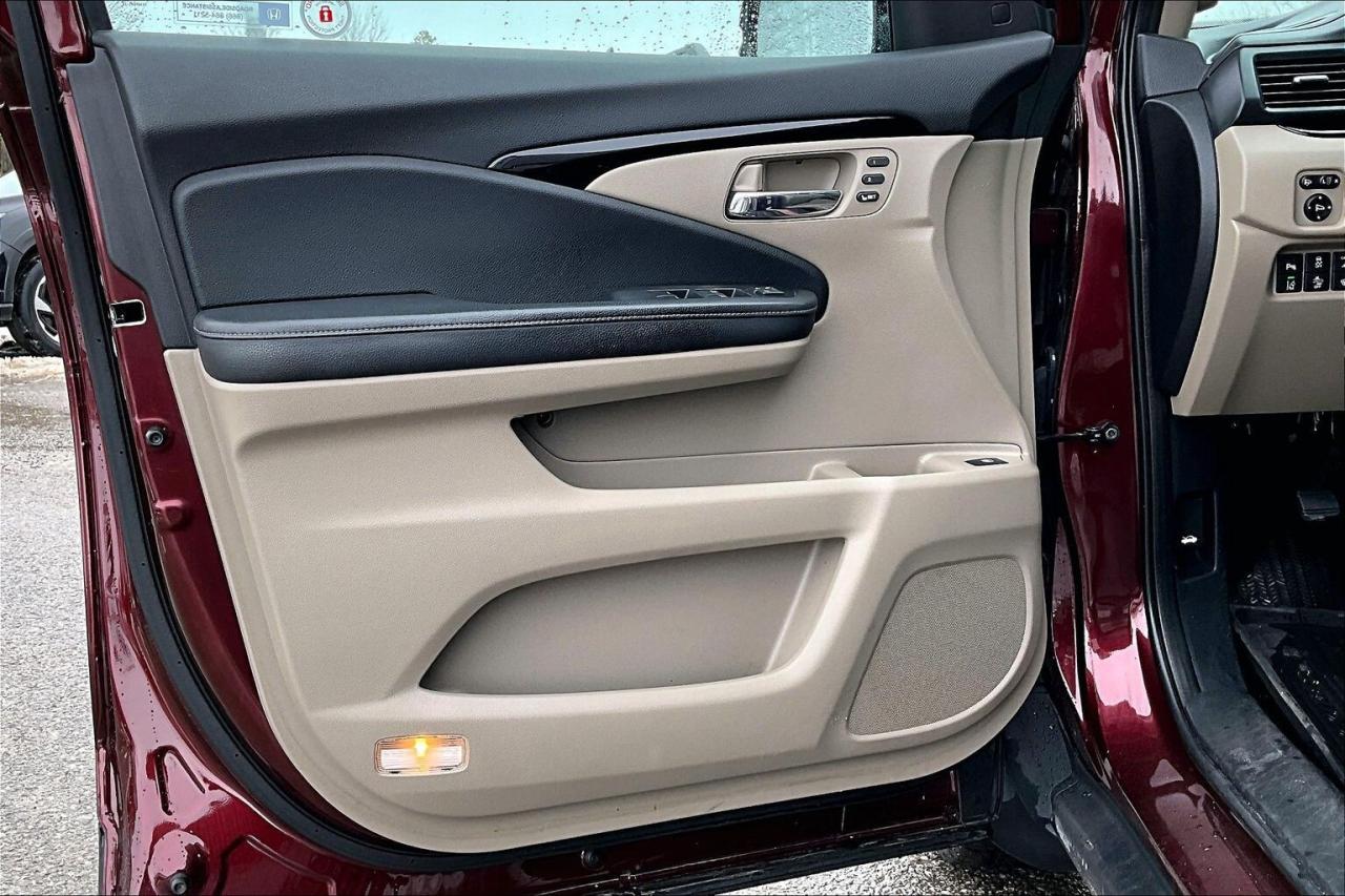 2017 Honda Ridgeline Touring AWD   Fully Loaded   Heated Leather Seats Photo