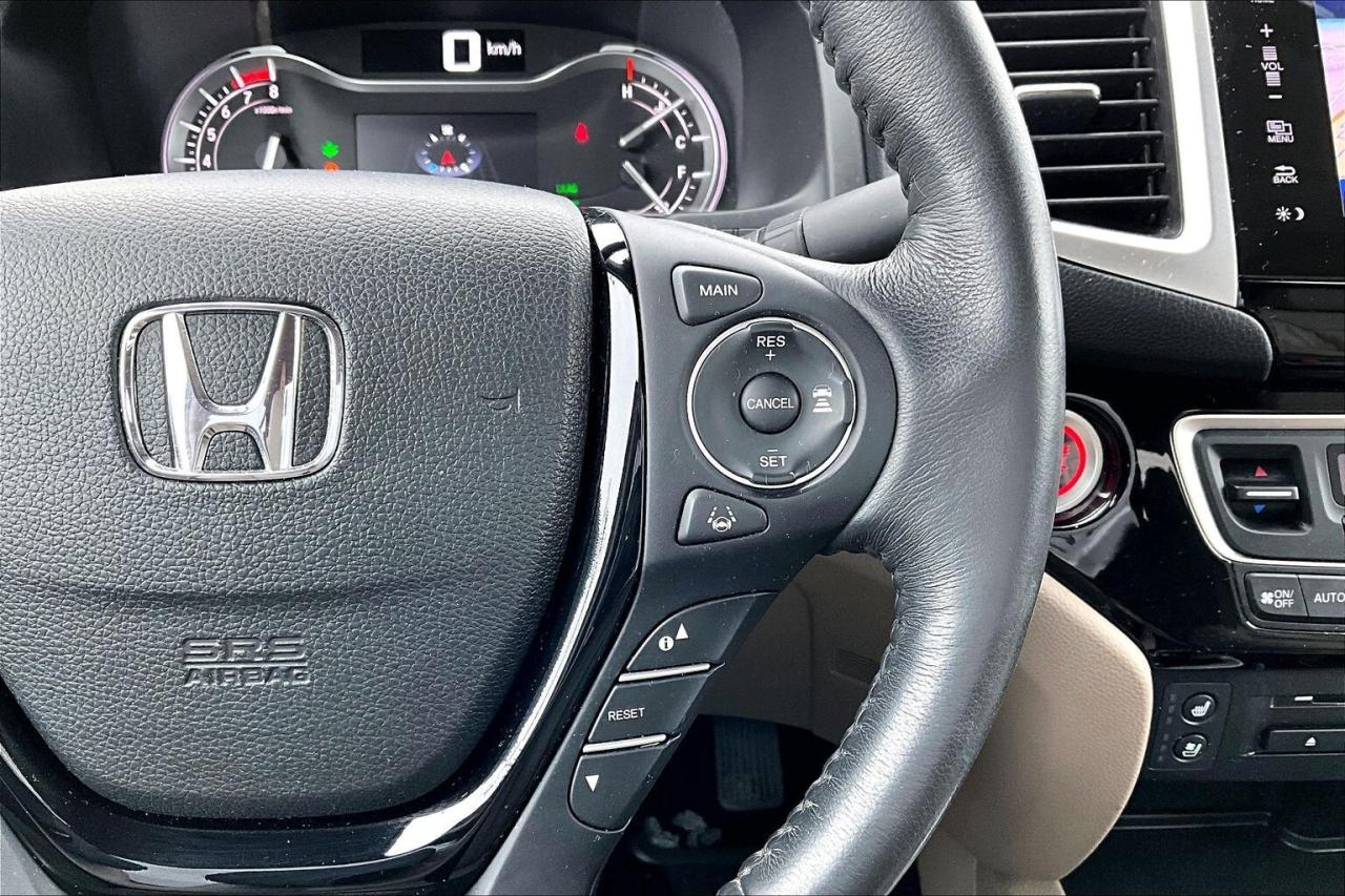 2017 Honda Ridgeline Touring AWD   Fully Loaded   Heated Leather Seats Photo