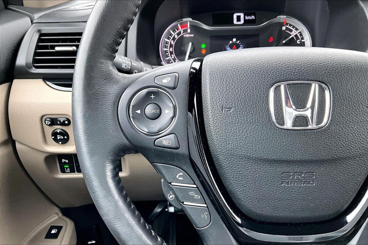 2017 Honda Ridgeline Touring AWD   Fully Loaded   Heated Leather Seats Photo
