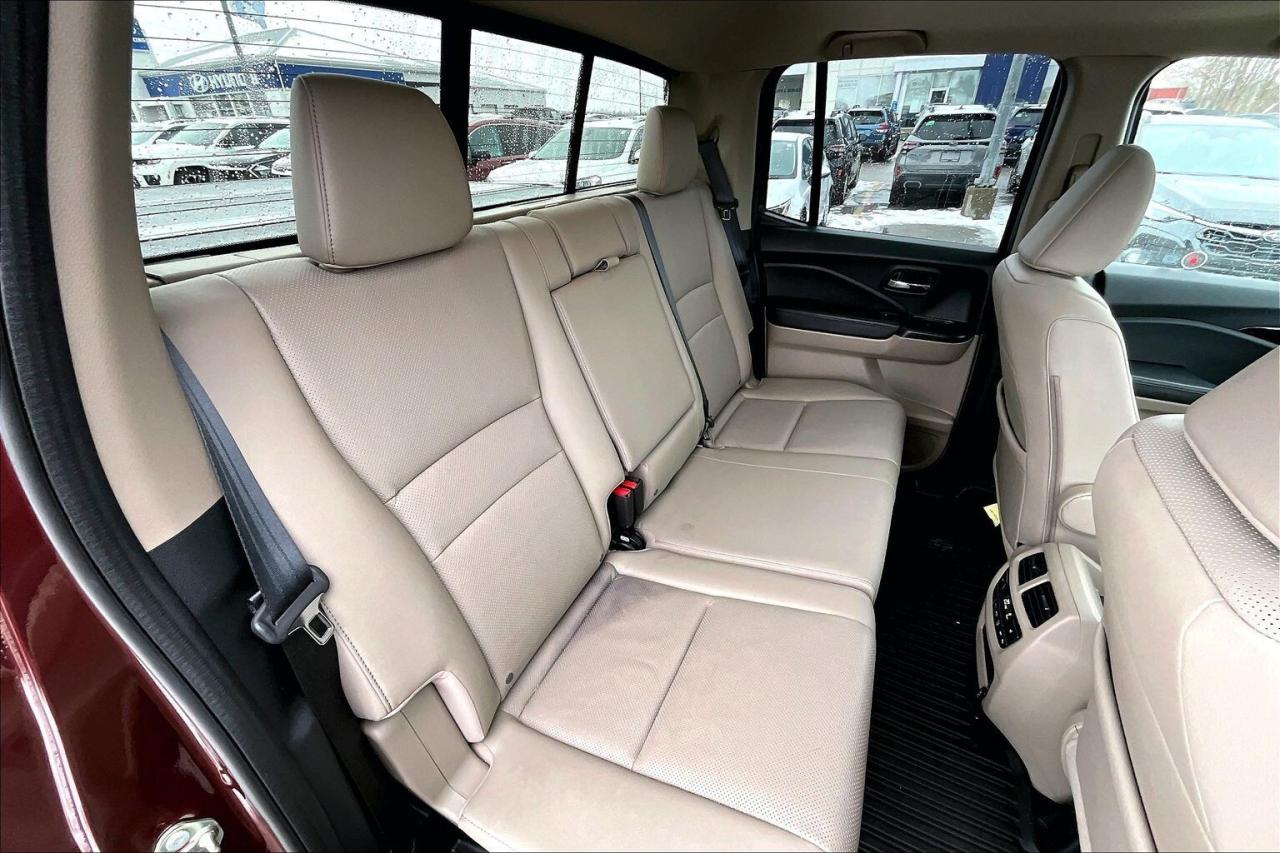 2017 Honda Ridgeline Touring AWD   Fully Loaded   Heated Leather Seats Photo