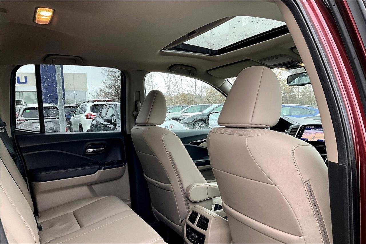 2017 Honda Ridgeline Touring AWD   Fully Loaded   Heated Leather Seats Photo