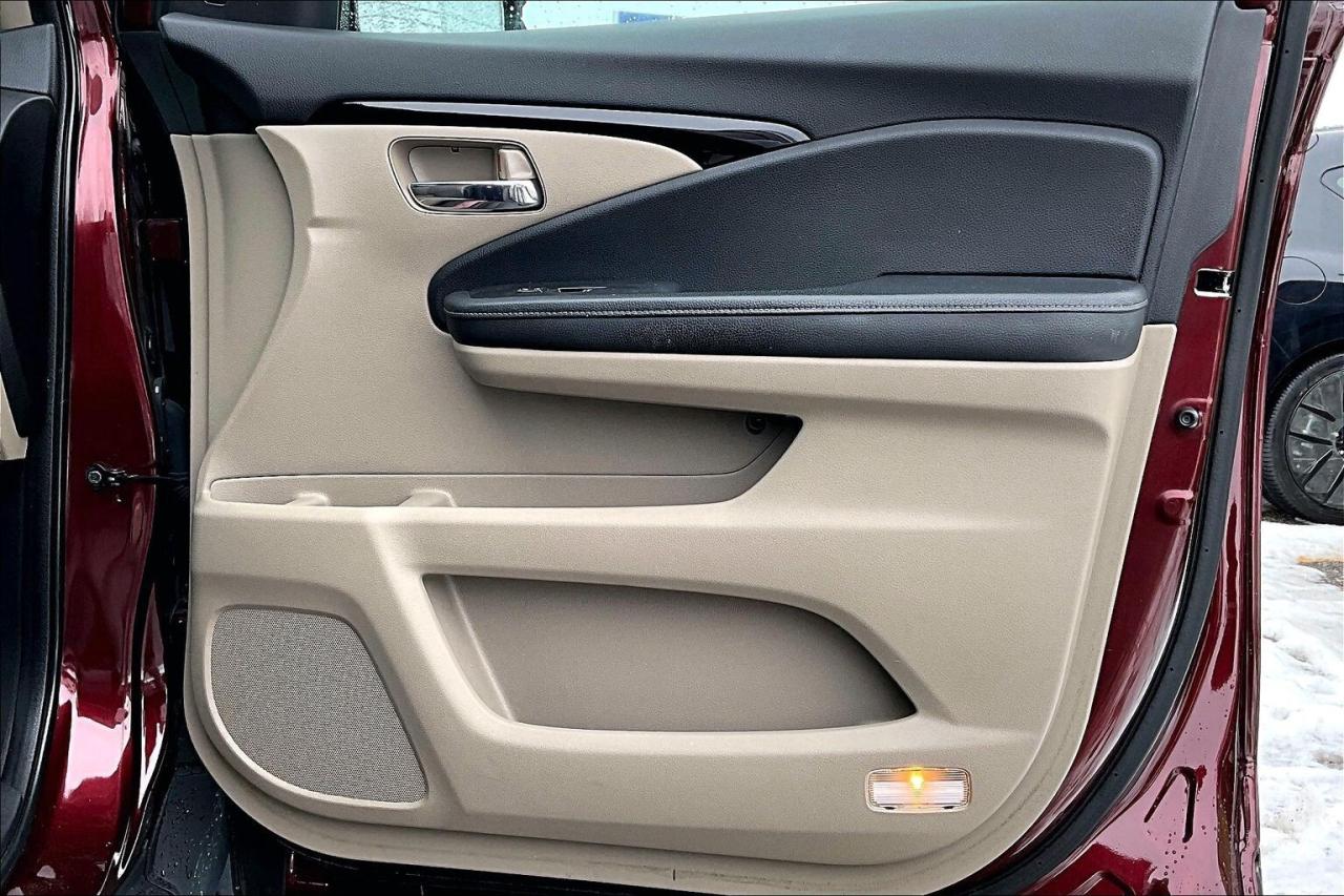 2017 Honda Ridgeline Touring AWD   Fully Loaded   Heated Leather Seats Photo