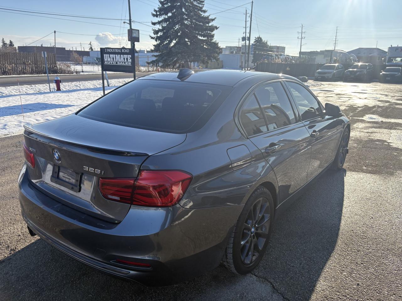2016 BMW 328i xDrive Fully loaded Photo