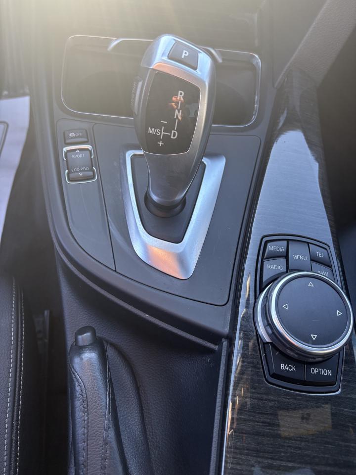 2016 BMW 328i xDrive Fully loaded Photo