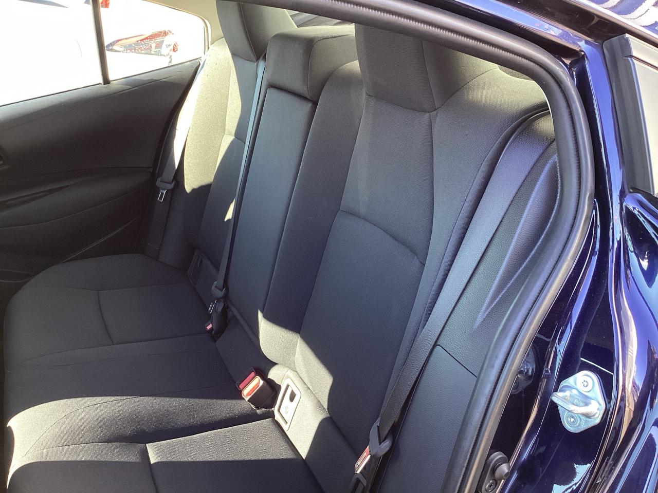 2022 Toyota Corolla Hybrid Photo3