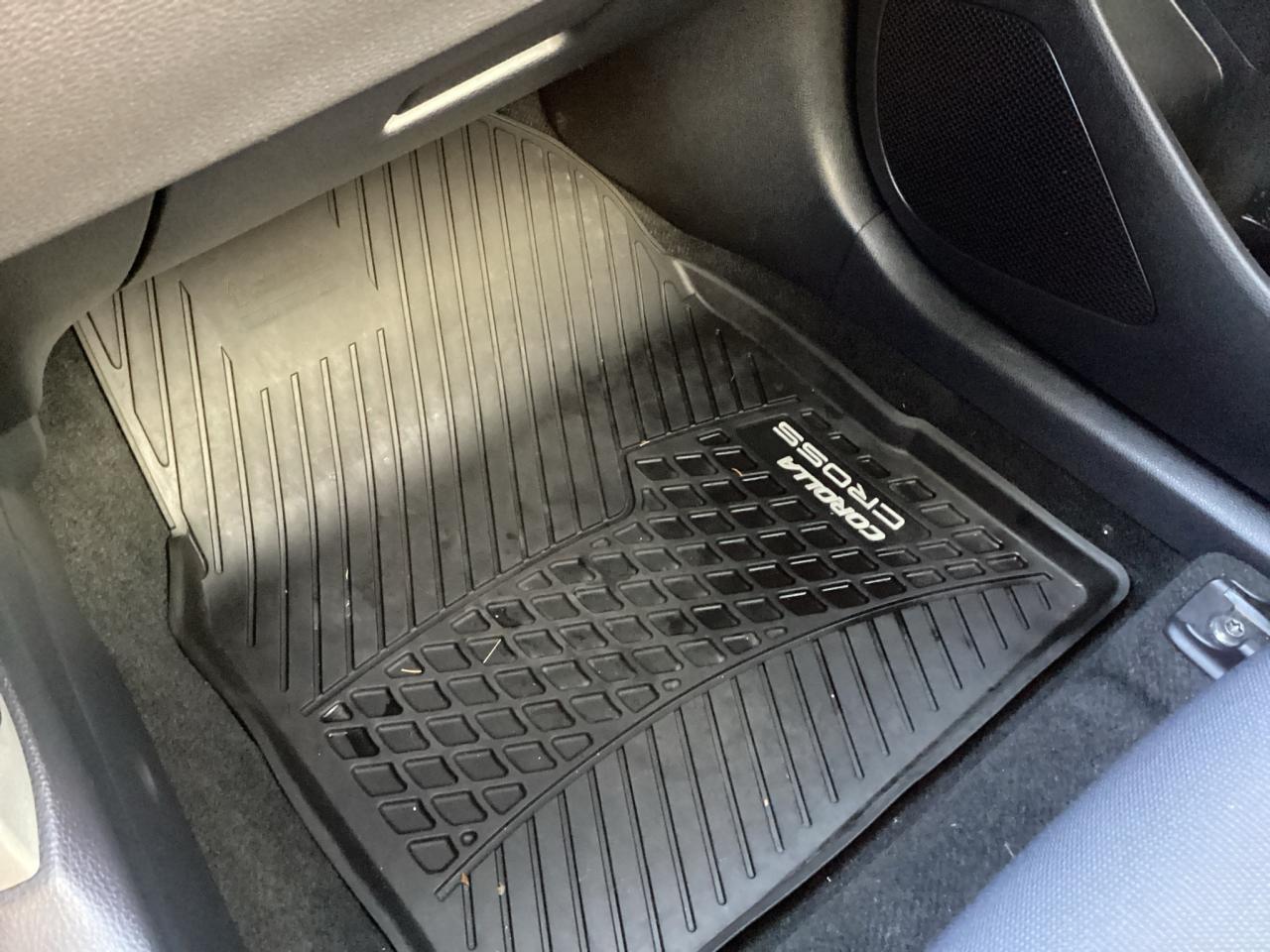 2022 Toyota Corolla Cross LE Premium AWD Photo