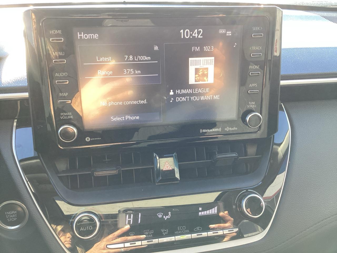 2022 Toyota Corolla Cross LE Premium AWD Photo