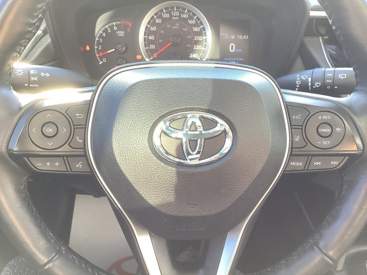 2022 Toyota Corolla Cross LE Premium AWD Photo