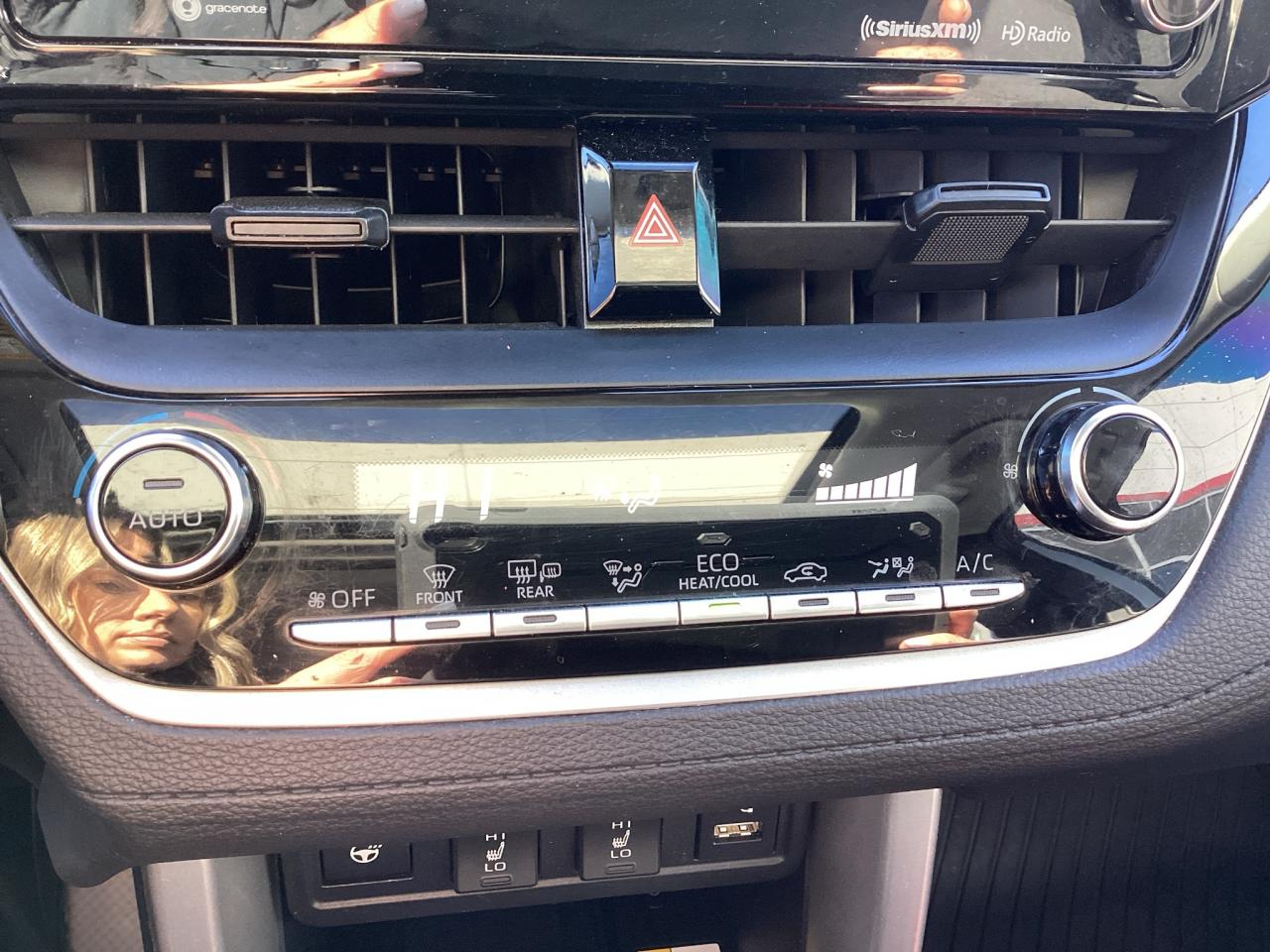 2022 Toyota Corolla Cross LE Premium AWD Photo