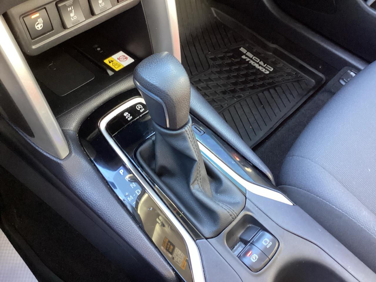 2022 Toyota Corolla Cross LE Premium AWD Photo