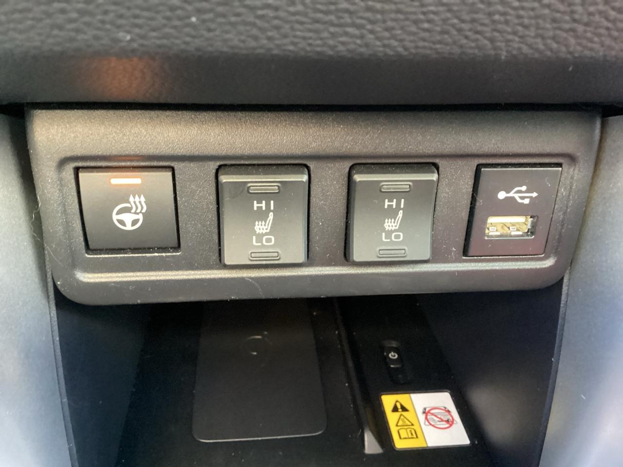 2022 Toyota Corolla Cross LE Premium AWD Photo