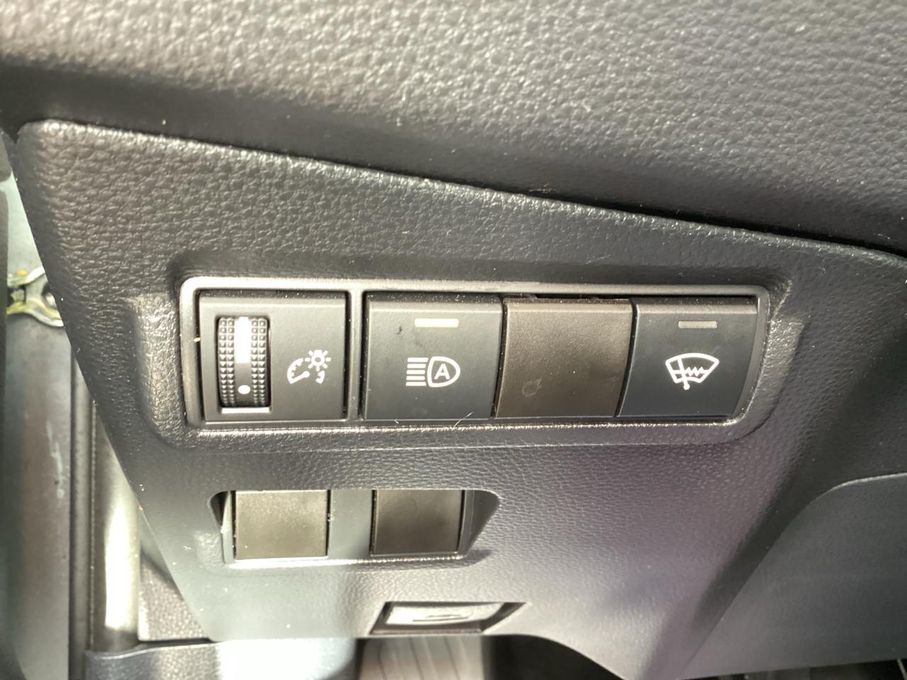 2022 Toyota Corolla Cross LE Premium AWD Photo