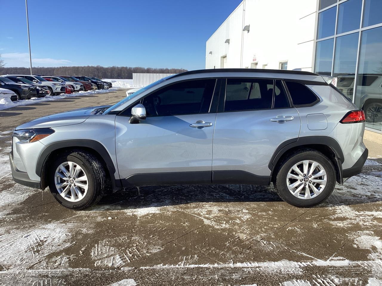 2022 Toyota Corolla Cross LE Premium AWD Photo