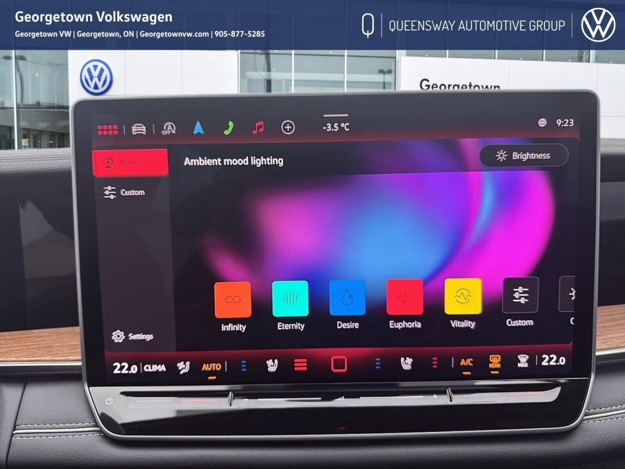 2025 Volkswagen Tiguan Highline R-Line   Massage Seats   Remote Strt   Ce Photo