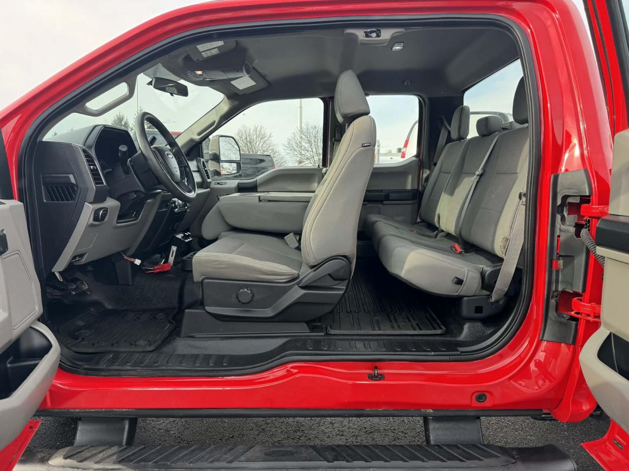 2019 Ford F-250 XL 4WD SuperCab 6.75' Box Photo