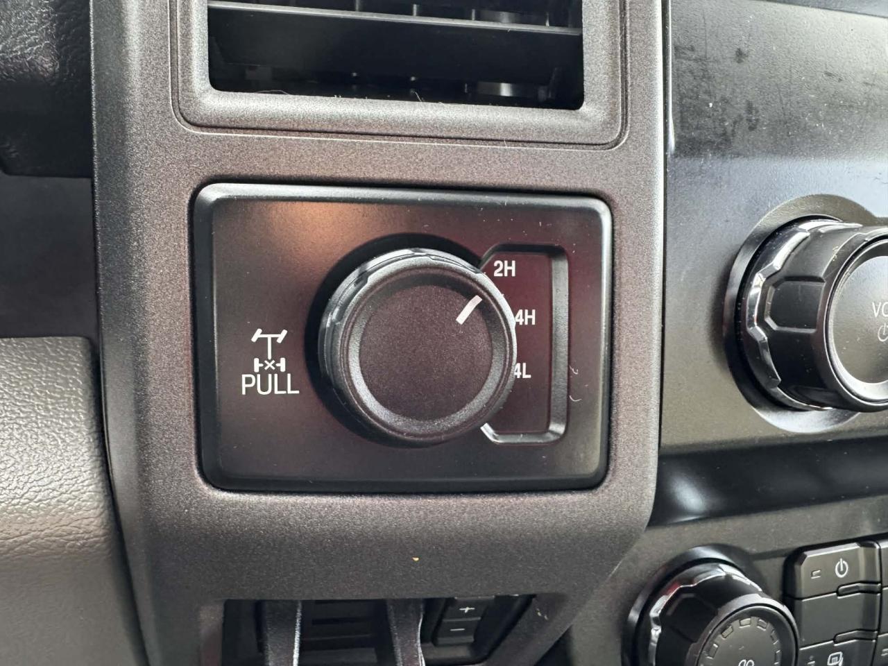 2019 Ford F-250 XL 4WD SuperCab 6.75' Box Photo