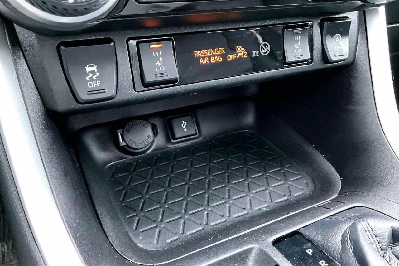 2021 Toyota RAV4 XLE AWD   Premium Package   Leather   Sunroof Photo4