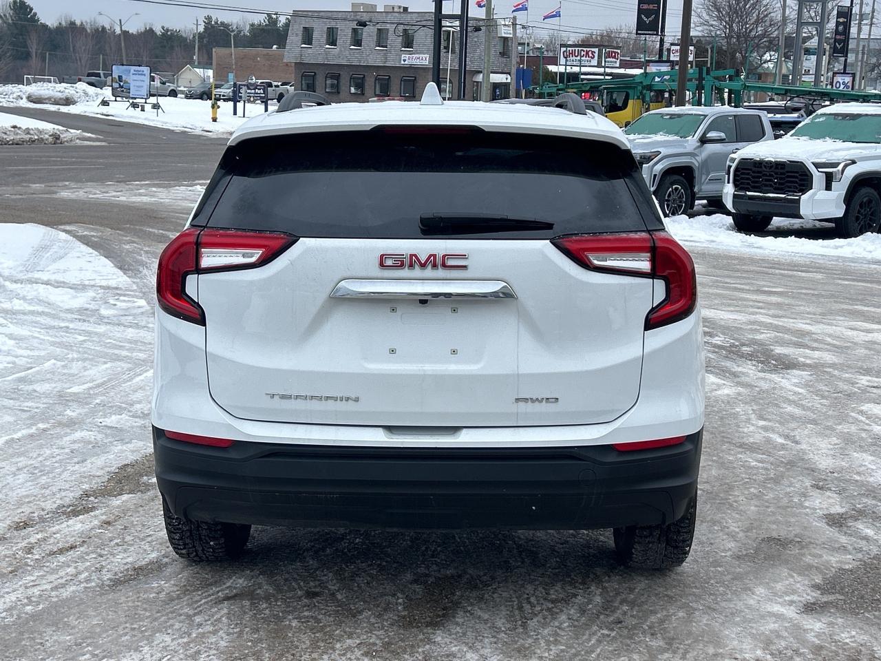 2022 GMC Terrain SLE   Remote Start   Front Heated Seats   LOW KM Photo3