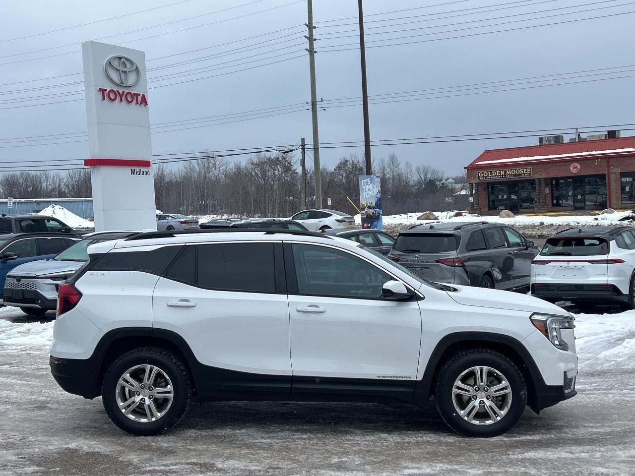 2022 GMC Terrain SLE   Remote Start   Front Heated Seats   LOW KM Photo