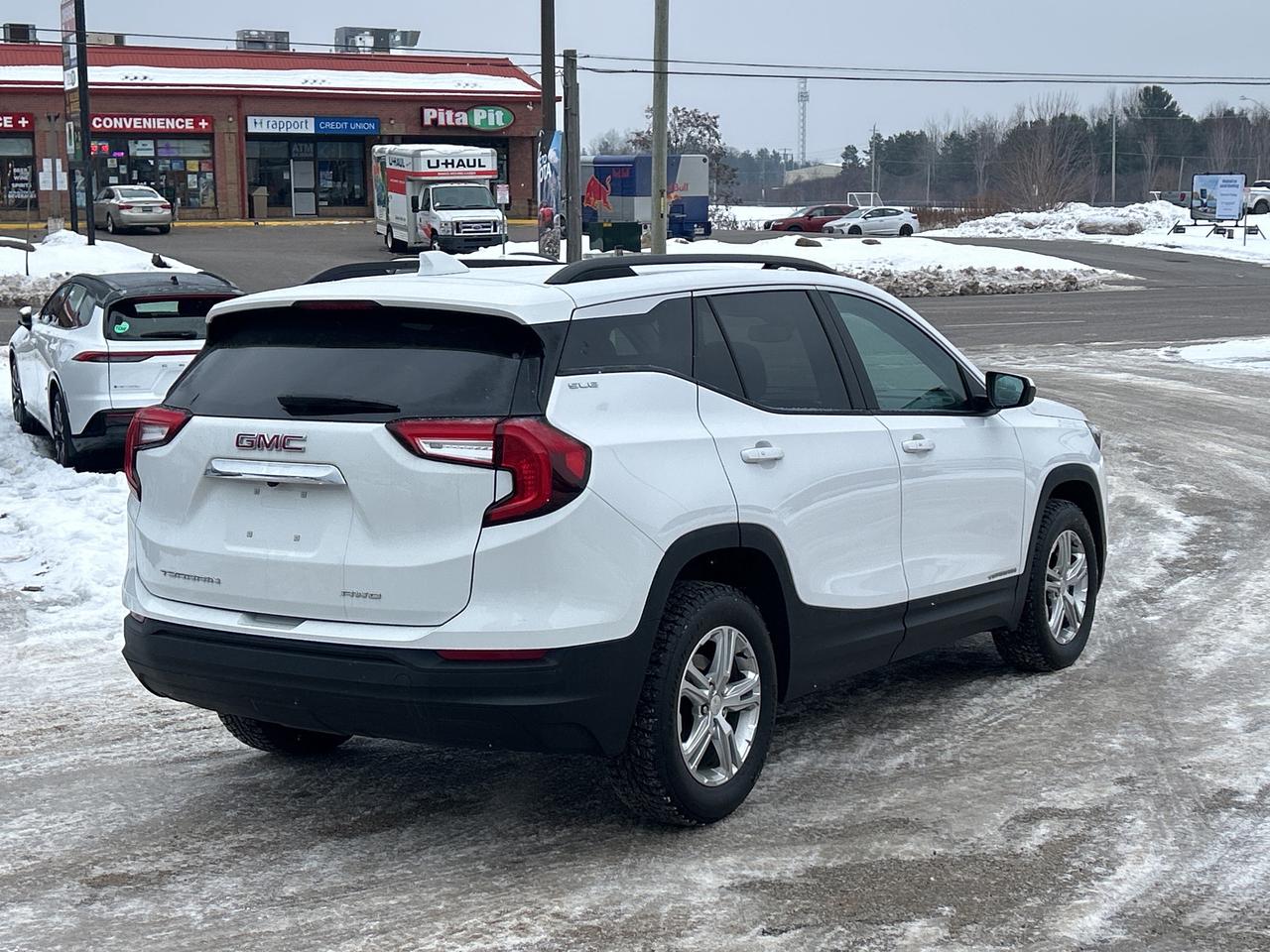 2022 GMC Terrain SLE   Remote Start   Front Heated Seats   LOW KM Photo4