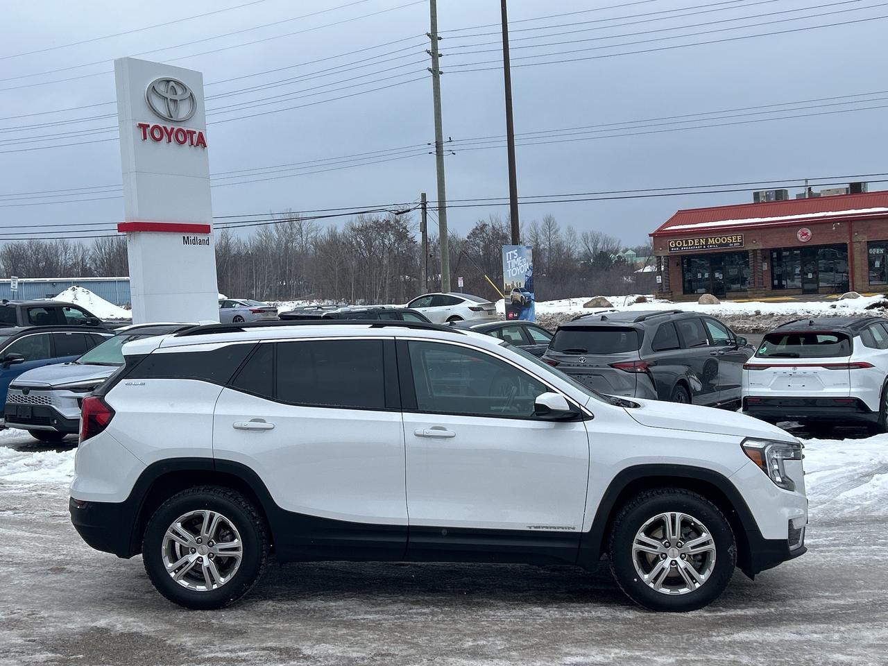 2022 GMC Terrain SLE   Remote Start   Front Heated Seats   LOW KM Photo