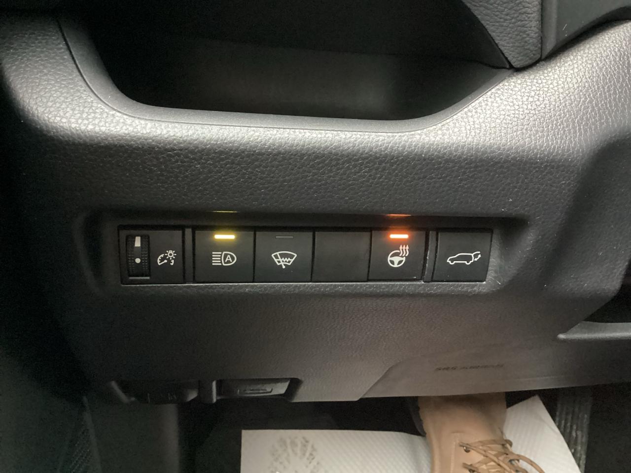 2022 Toyota RAV4 XLE AWD Photo